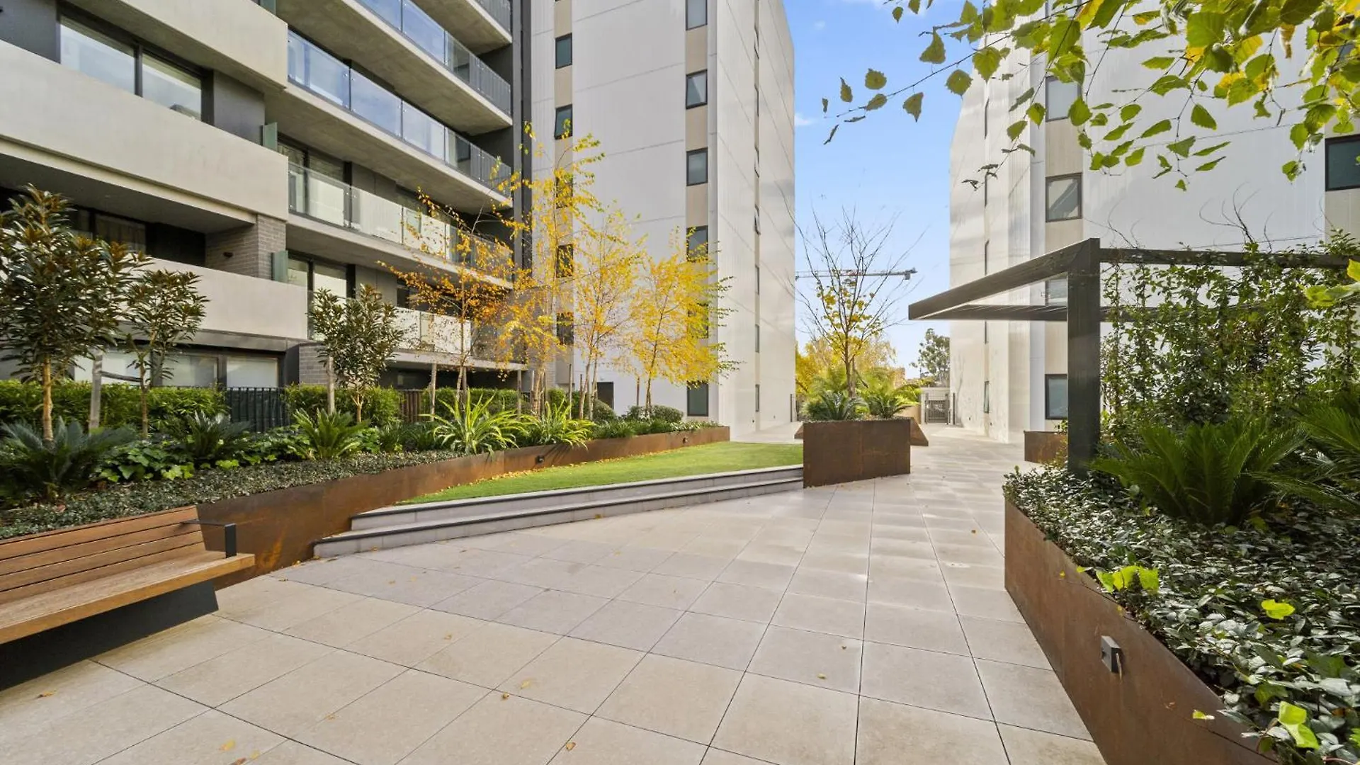 קנברה Sleek Inner-City 2-Bed With Swimming Pool & Bbq