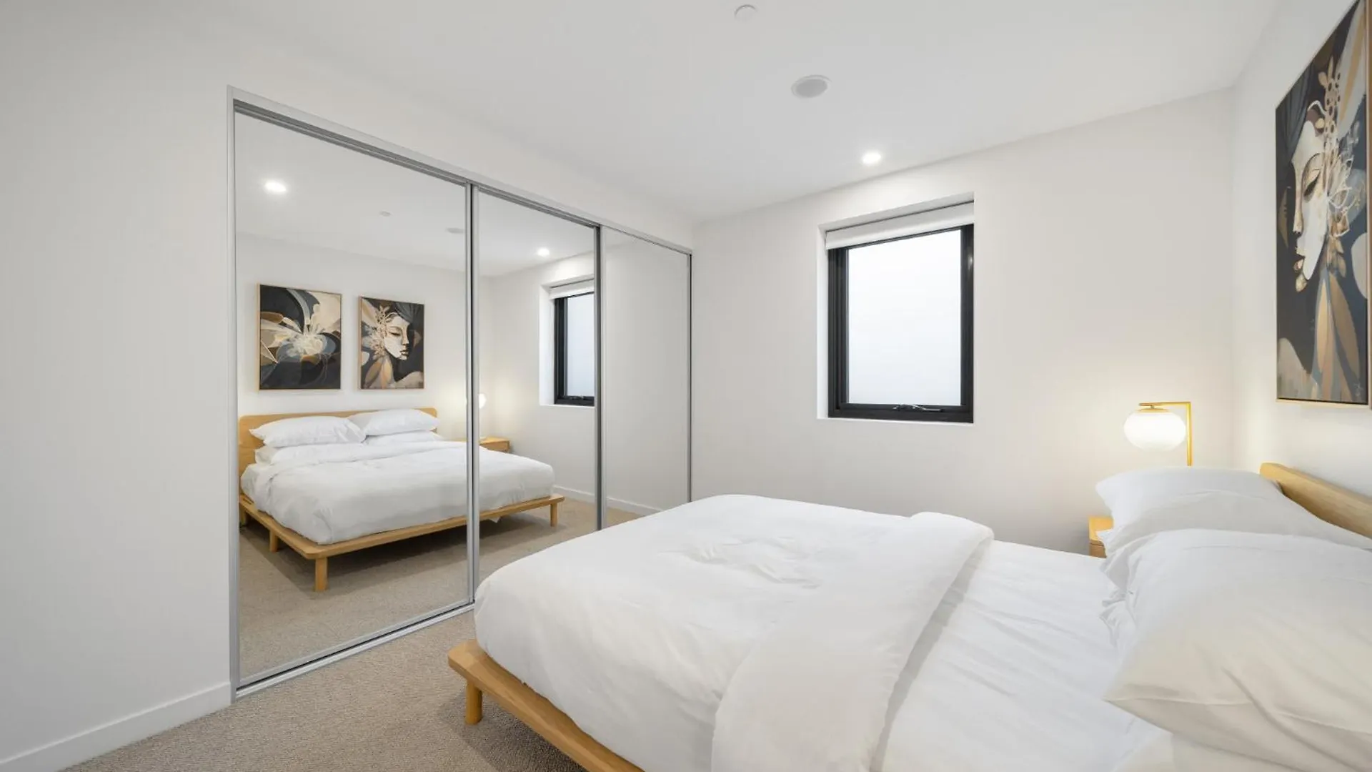 קנברה Sleek Inner-City 2-Bed With Swimming Pool & Bbq