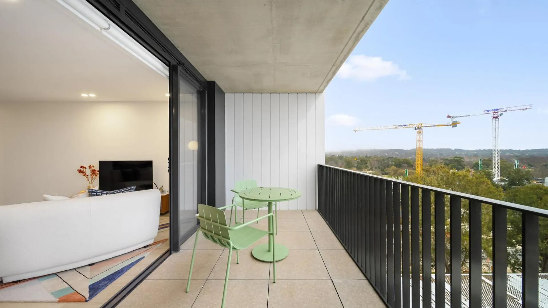 קנברה Sleek Inner-City 2-Bed With Swimming Pool & Bbq דירה